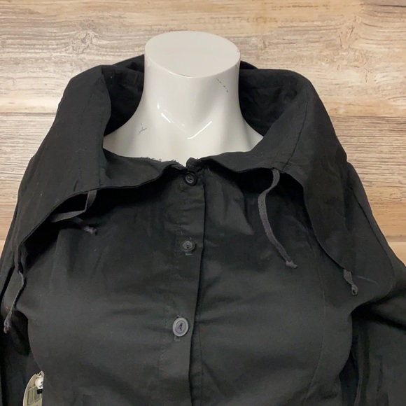 Heavy Red Drawstring Button Down Black Blouse NWT G5 - Picture 3 of 5